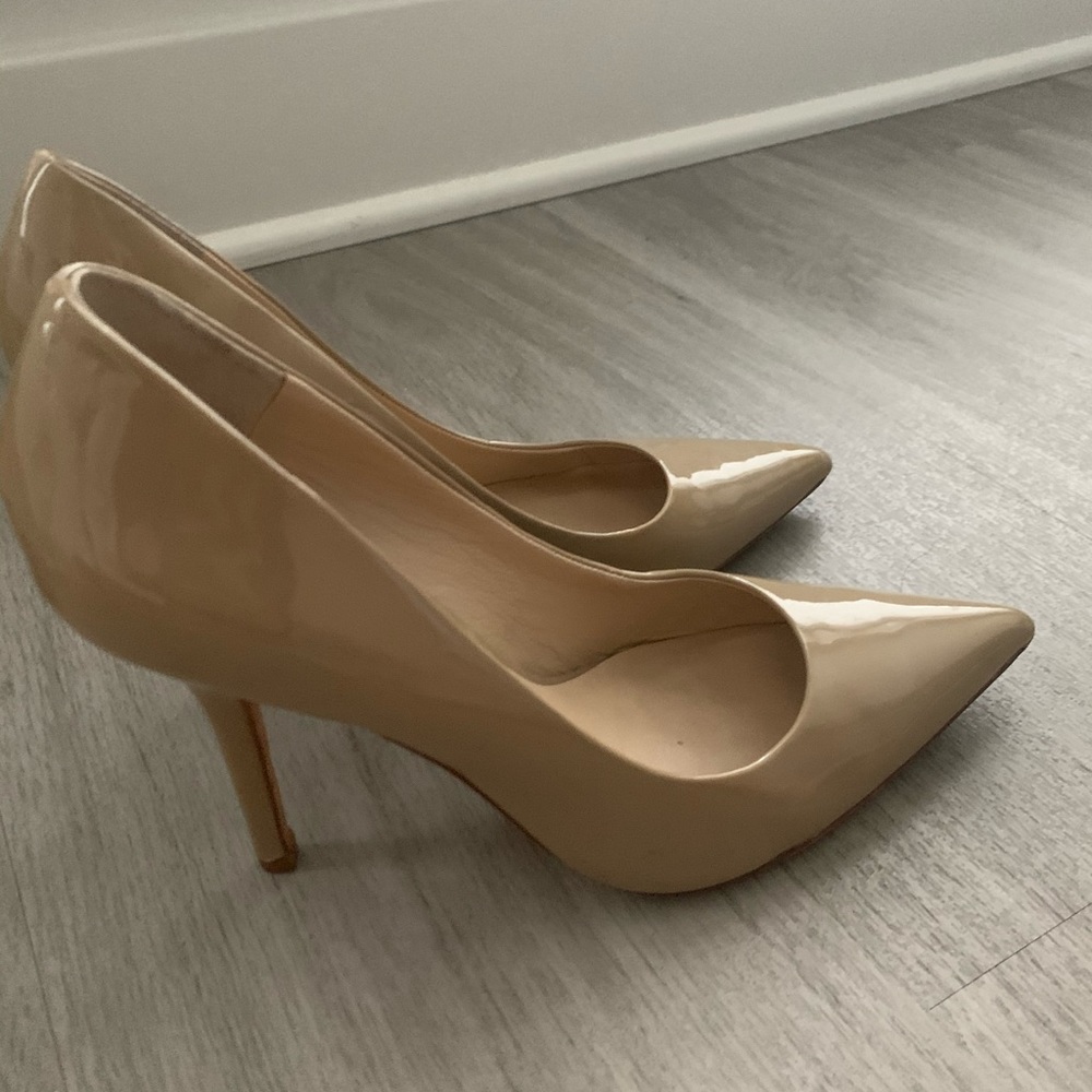 Charles David sz 9 taupe heels